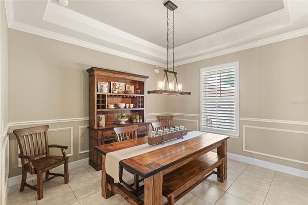 Chandelier, Dining room, Interior, Pendant Lights