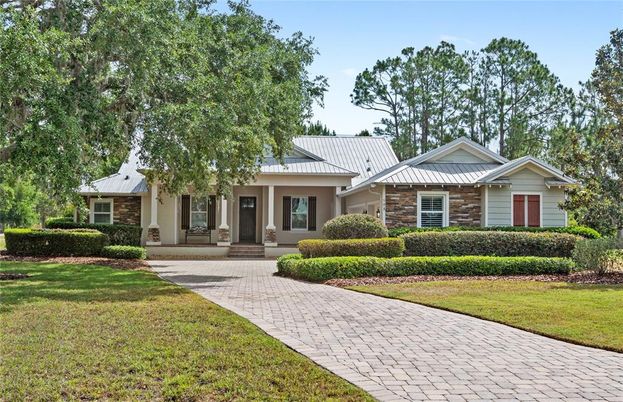Exterior, Facade, Brick Facade, Ranch