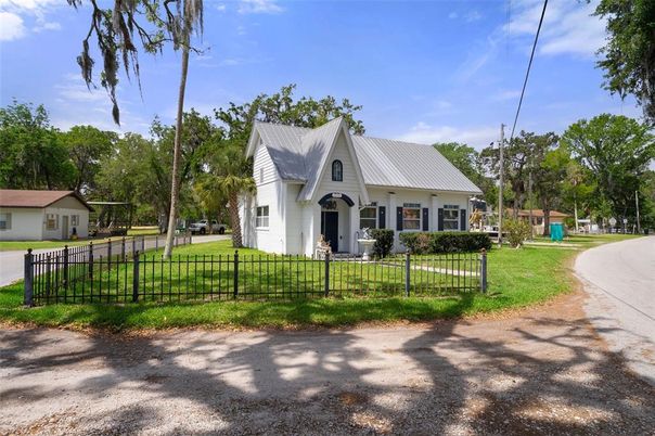 Backyard, Exterior, Facade, Farmhouse