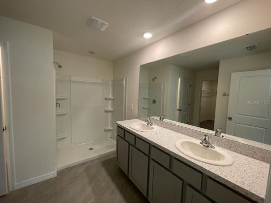 Bathroom, Dual Sink Vanities, Interior, Recessed Lighting