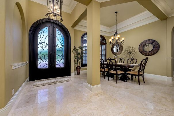 Chandelier, Dining room, Interior, Pendant Lights