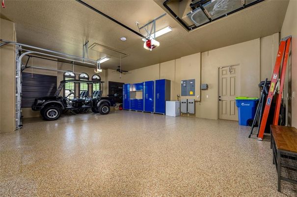 Garage, Interior