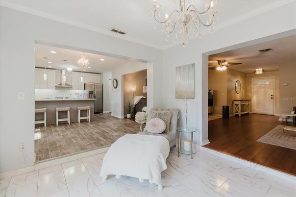Chandelier, Dining room, Interior, Kitchen, Marble, Recessed Lighting, Wood Texture Flooring