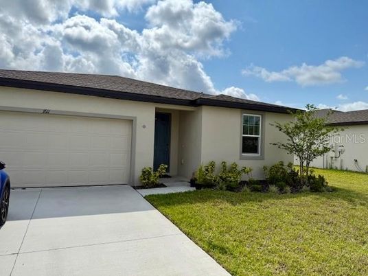 Attached, Exterior, Facade, Ranch
