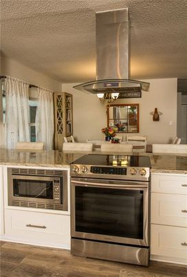 Dining room, Interior, Kitchen, Stainless Steel Appliances, Wood Texture Flooring