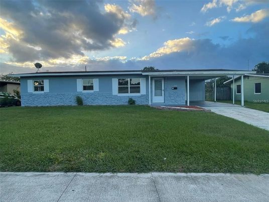 Backyard, Exterior, Facade, Ranch