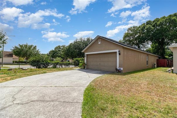 Detached Garage, Exterior
