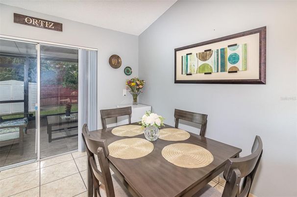 Dining room, Interior