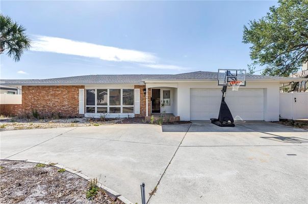 Attached, Exterior, Facade, Brick Facade, Ranch