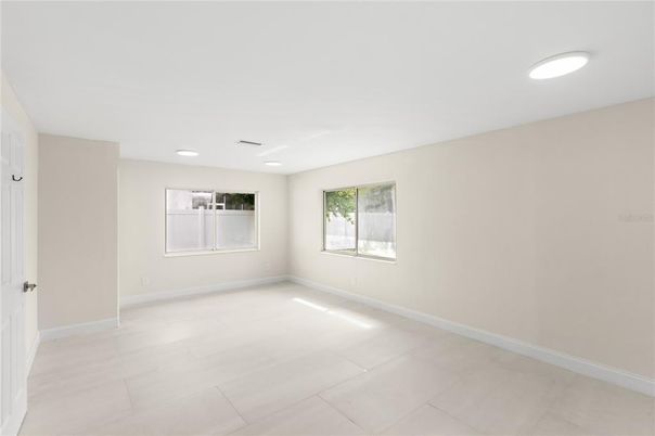 Empty room, Interior, Recessed Lighting