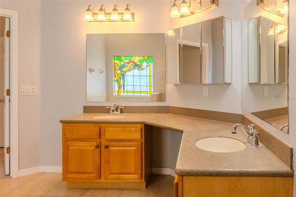 Bathroom, Dual Sink Vanities, Interior