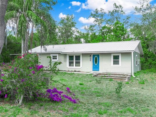 Backyard, Exterior, Facade, Ranch