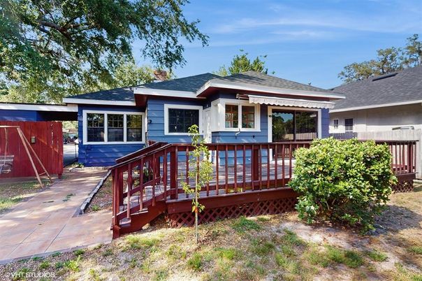 Backyard, Exterior, Facade, Ranch