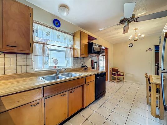 Chandelier, Interior, Kitchen