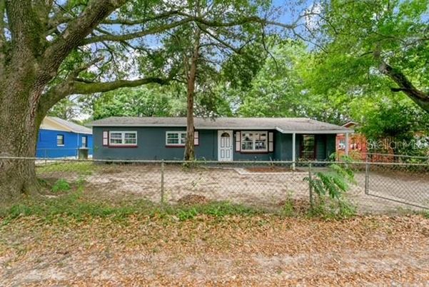 Backyard, Exterior, Facade, Ranch