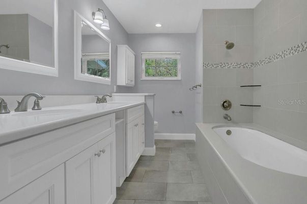 Bathroom, Dual Sink Vanities, Interior, Recessed Lighting