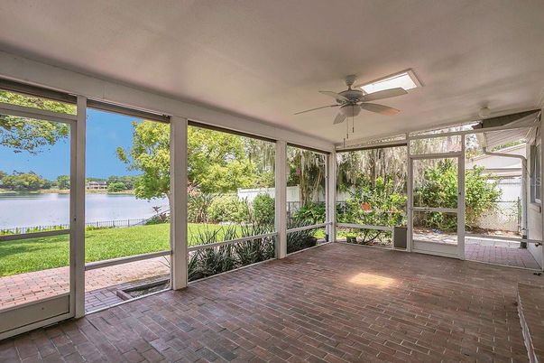 Interior, Sun Room, Water