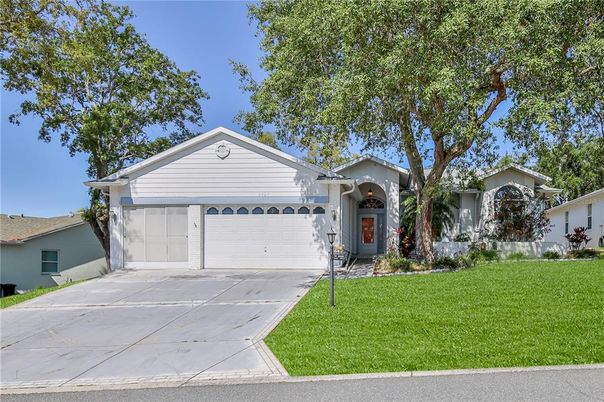 Attached, Exterior, Facade, Ranch