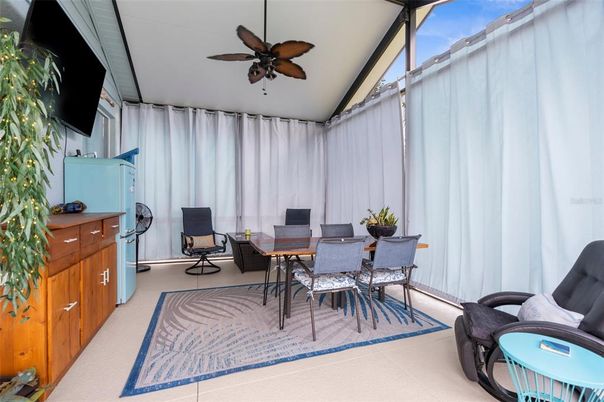 Dining room, Interior