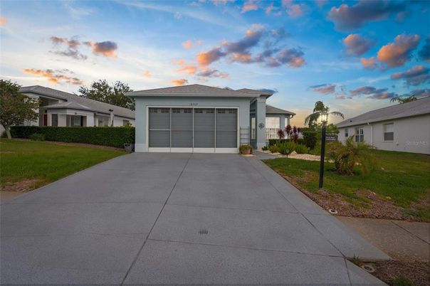 Attached, Exterior, Facade, Ranch