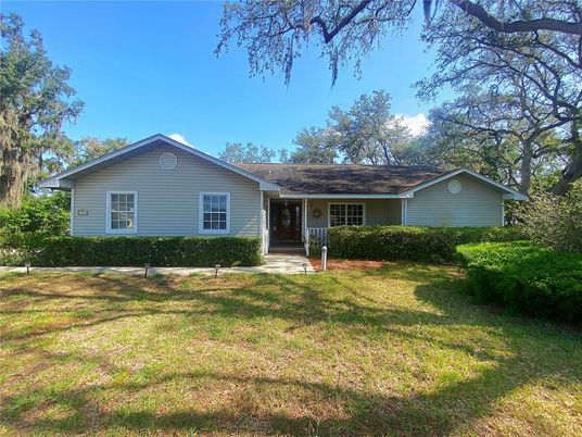 Backyard, Exterior, Facade, Ranch