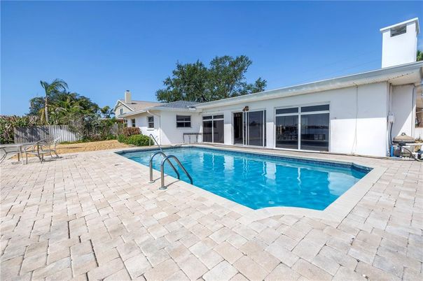 Exterior, Pool
