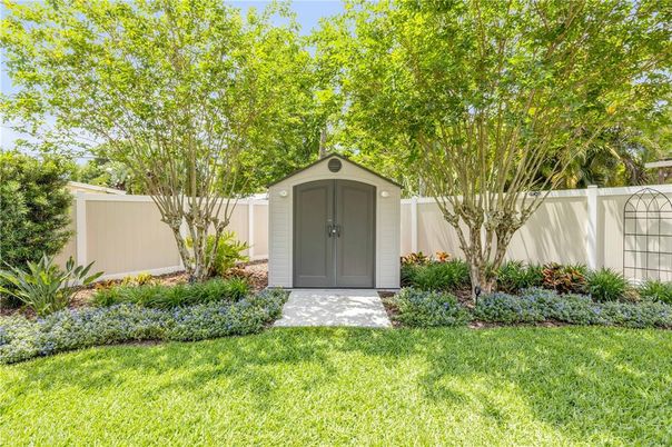Backyard, Exterior