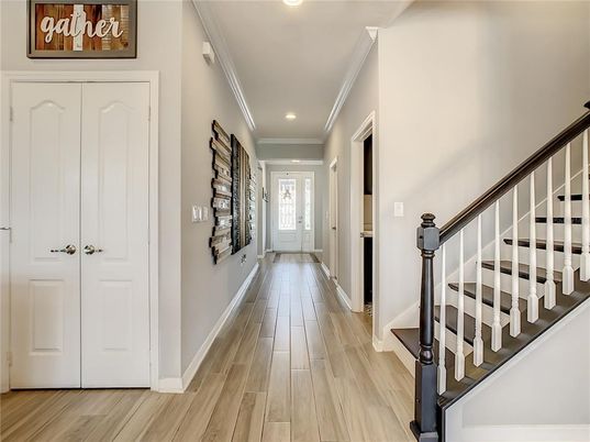 Interior, Recessed Lighting, Wood Texture Flooring