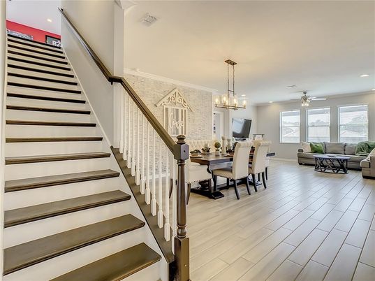 Chandelier, Dining room, Interior, Living room, Pendant Lights, Recessed Lighting, Wood Texture Flooring