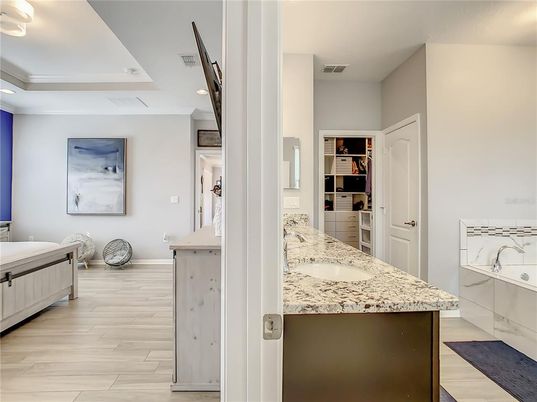 Interior, Recessed Lighting, Wood Texture Flooring