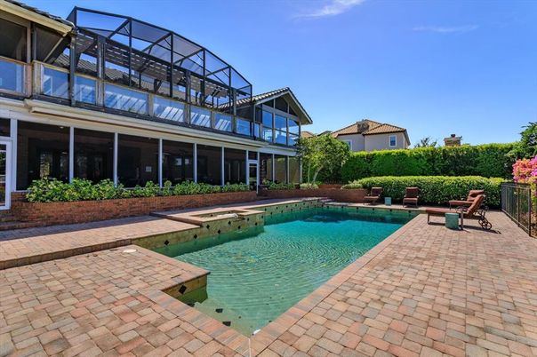 Exterior, Pool