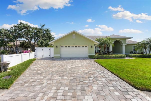 Attached, Backyard, Exterior, Facade, Ranch