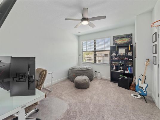Home Office, Interior