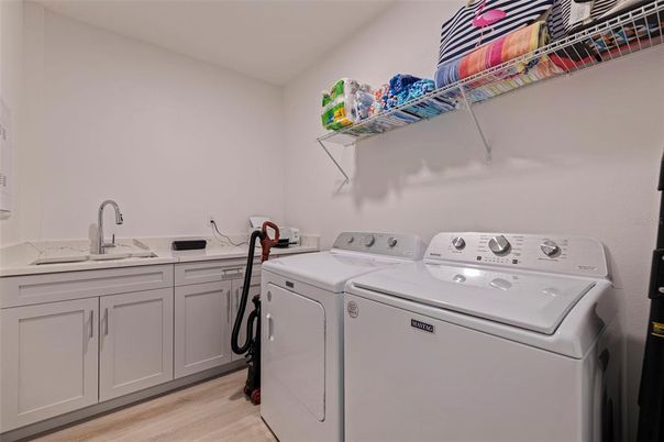 Interior, Washer, Wood Texture Flooring