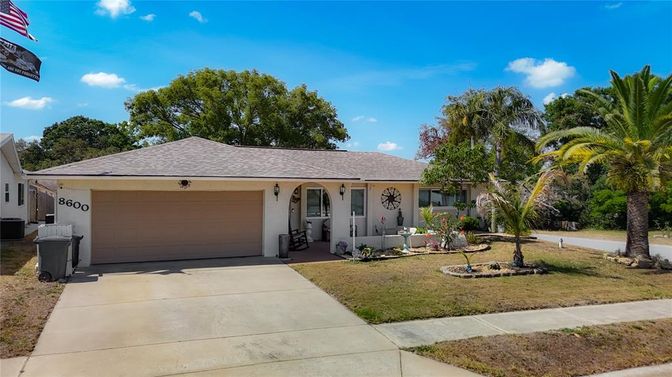 Attached, Exterior, Facade, Ranch