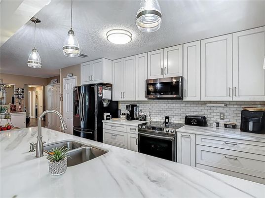 Interior, Kitchen, Pendant Lights, Stainless Steel Appliances