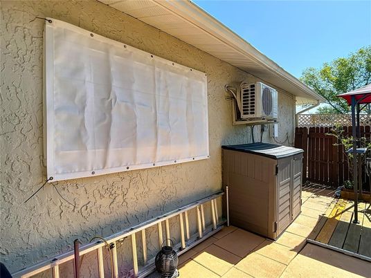 Exterior, Hot Tub