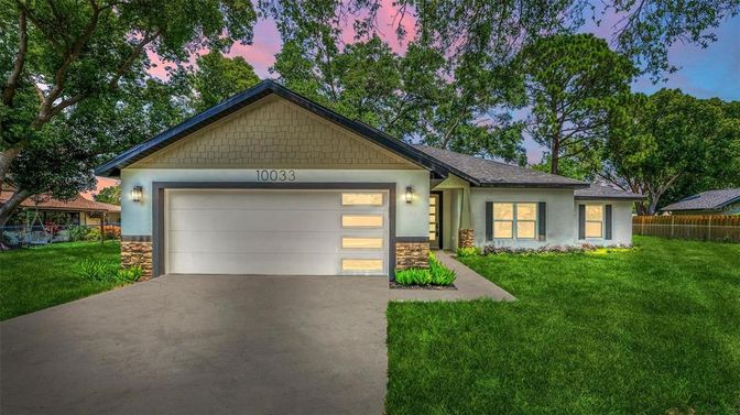 Attached, Exterior, Facade, Ranch