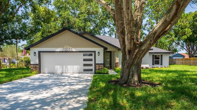 Attached, Exterior, Facade, Ranch