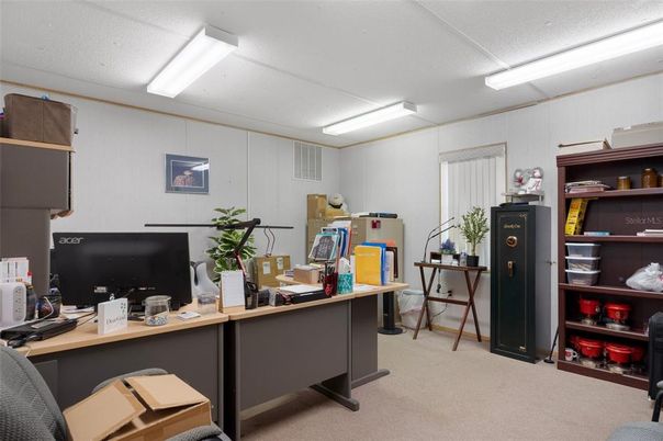 Home Office, Interior