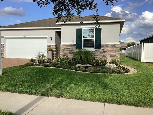 Attached, Exterior, Facade, Ranch