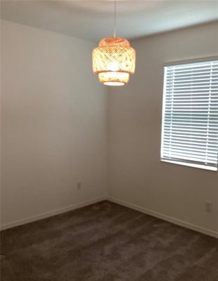 Empty room, Interior, Pendant Lights