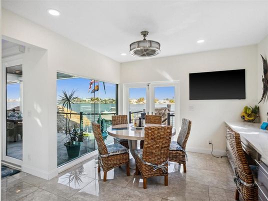 Dining room, Interior, Recessed Lighting, Water