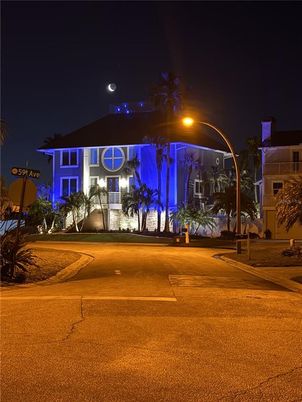 Exterior, Facade, None