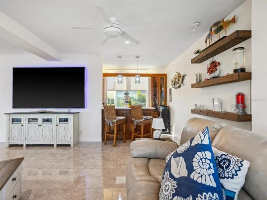 Interior, Living room, Pendant Lights, Recessed Lighting