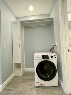 Interior, Recessed Lighting, Utility Closets, Washer, Wood Texture Flooring