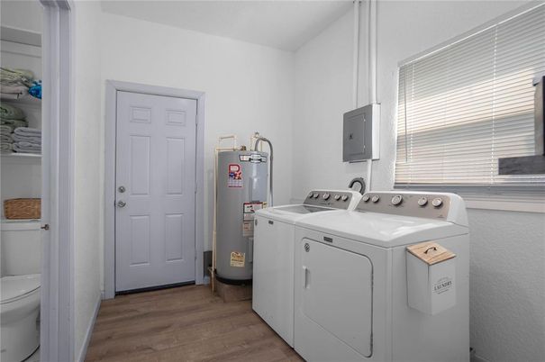 Interior, Washer, Wood Texture Flooring