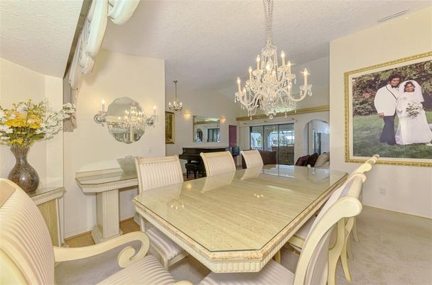 Chandelier, Dining room, Interior, Piano