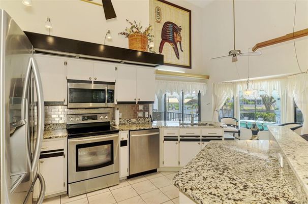 Interior, Kitchen, Pendant Lights, Stainless Steel Appliances