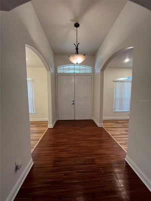Interior, Pendant Lights, Wood Texture Flooring